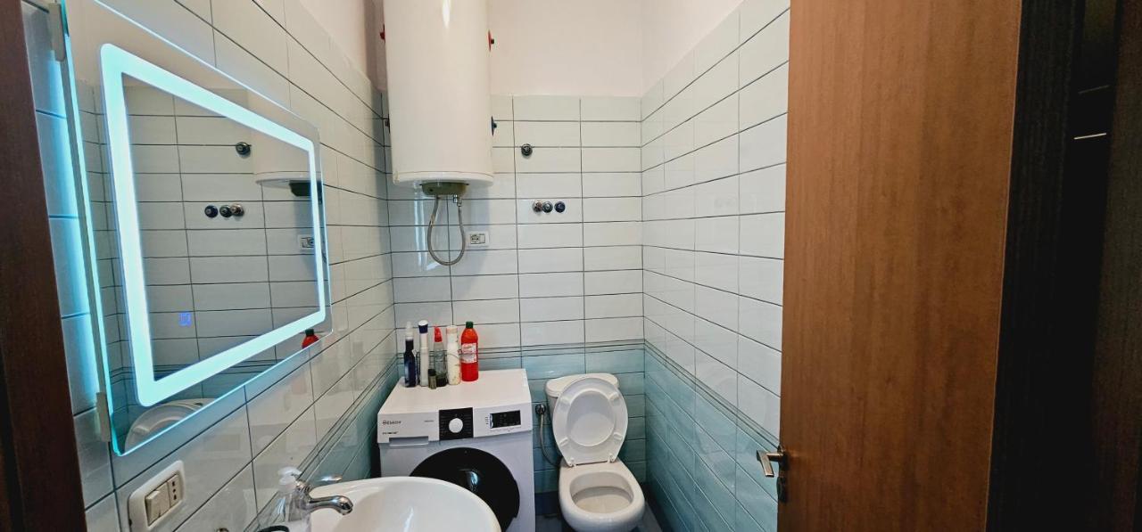 New Bazaar Side Bliss 2 Bed Room Apt With Free Garage Tirana Exterior foto